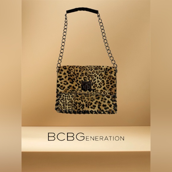 BCBGeneration Handbags - 🛍️SALE🛍️ BCBGeneration Leopard Print Chain Envelope Bag